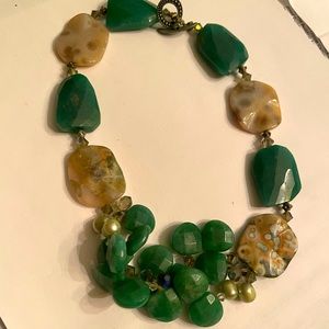 Women’s costume necklace Excellent condition!